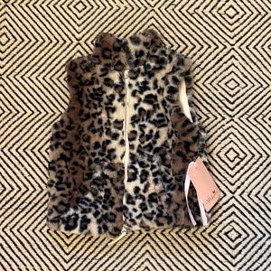 🆕🆕 Widgeon girls faux fur leopard print vest. Size 4 has tags!